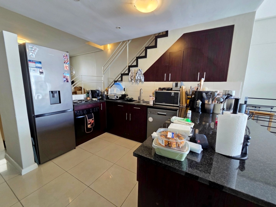 To Let 2 Bedroom Property for Rent in Green Point Western Cape